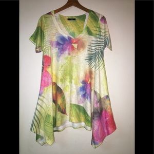 Nally & Millie Floral Sharkbite Tunic Sz XS